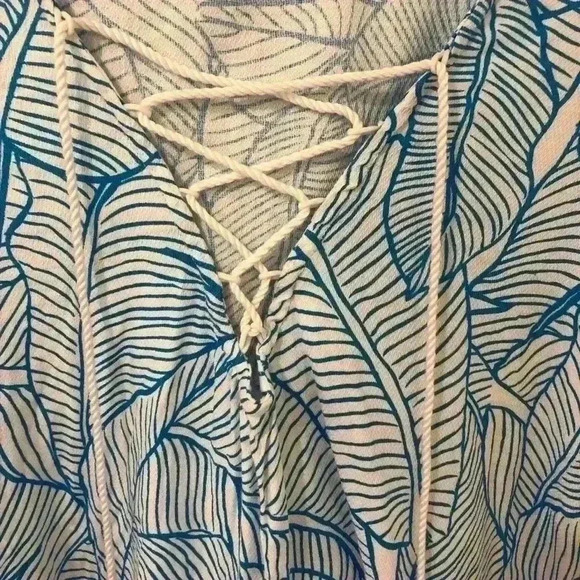 Charlie Holiday Size 4 Hooded Tropical Swim Cover Up with Tassels - Picture 6 of 11